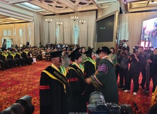 Kasad Jenderal TNI Maruli Simanjuntak Mewisuda 148 Sarjana dan Pascasarjana STHM TA 2025